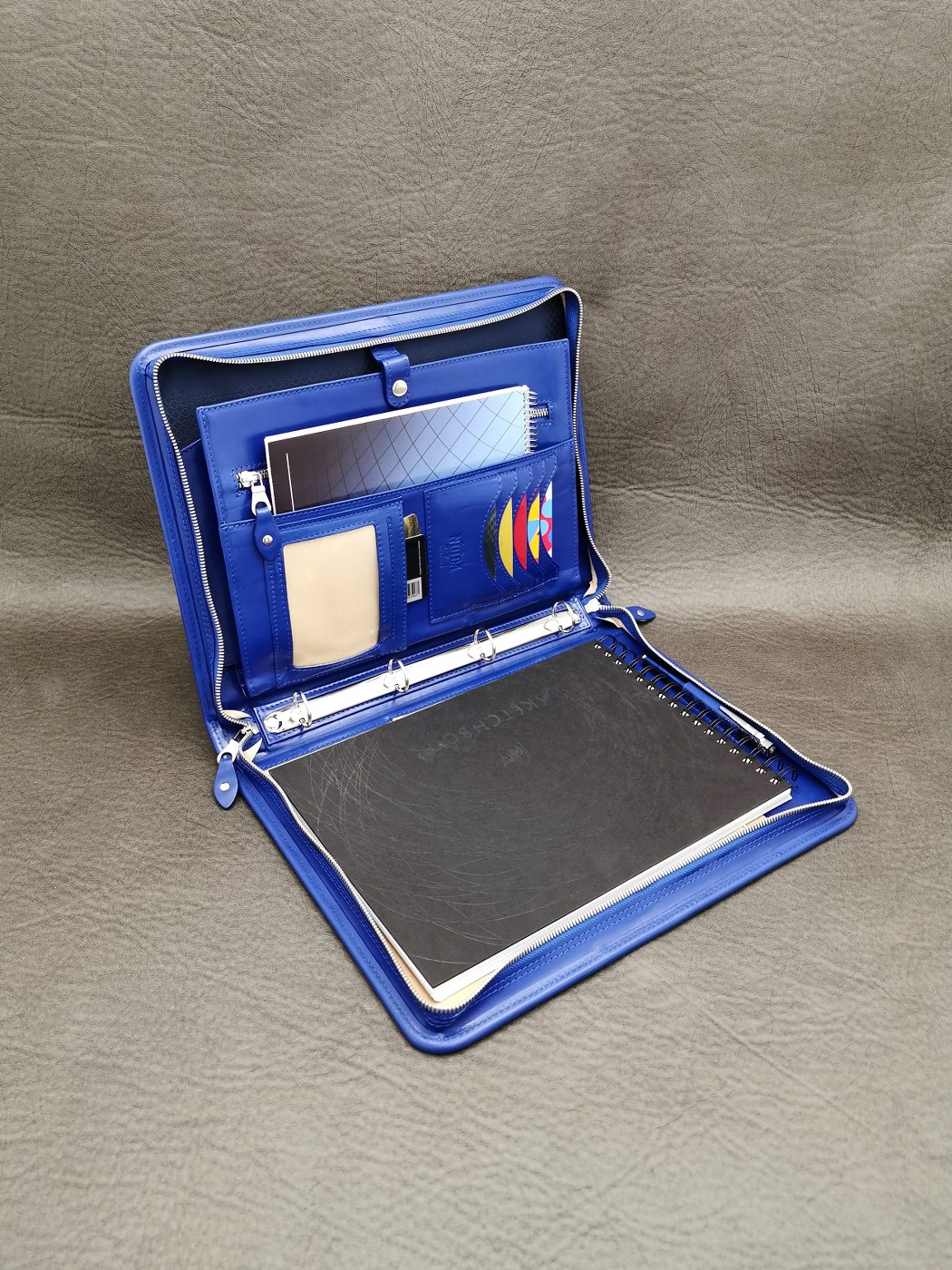 Zippered 4 ring binder